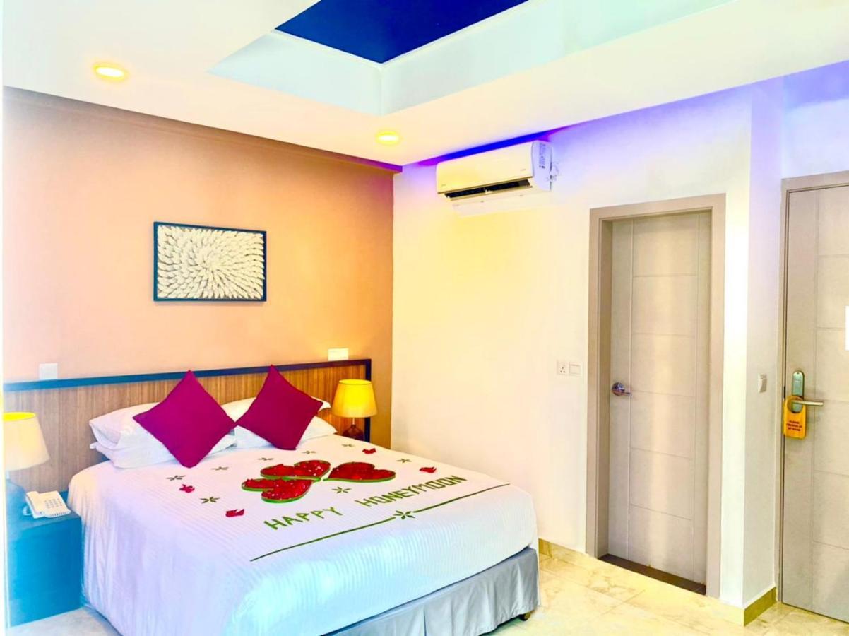 Eleven Trees Maldives Hotel Hulhumale Exterior foto